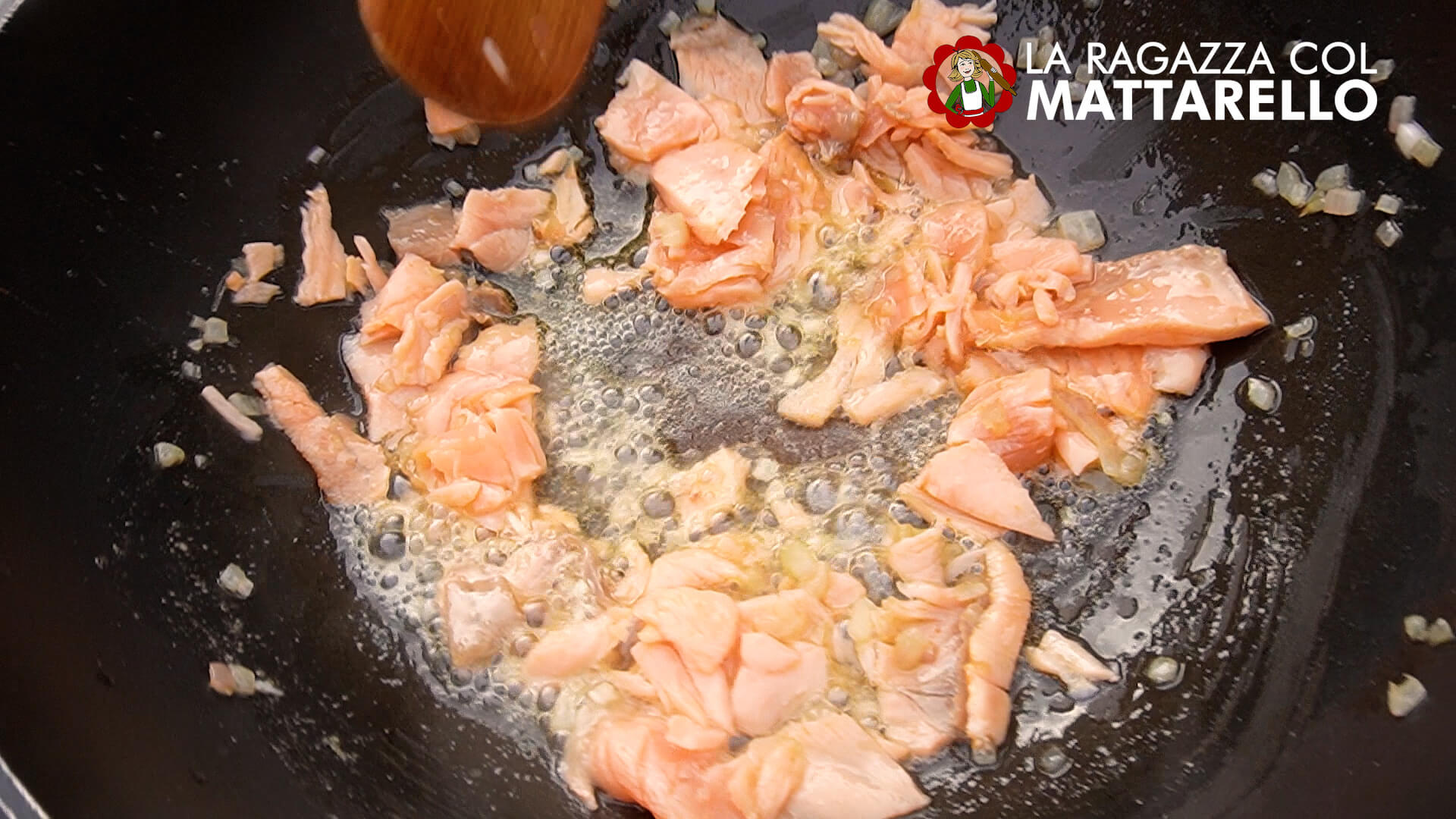 Pasta con salmón penne al salmone La ragazza col mattarello