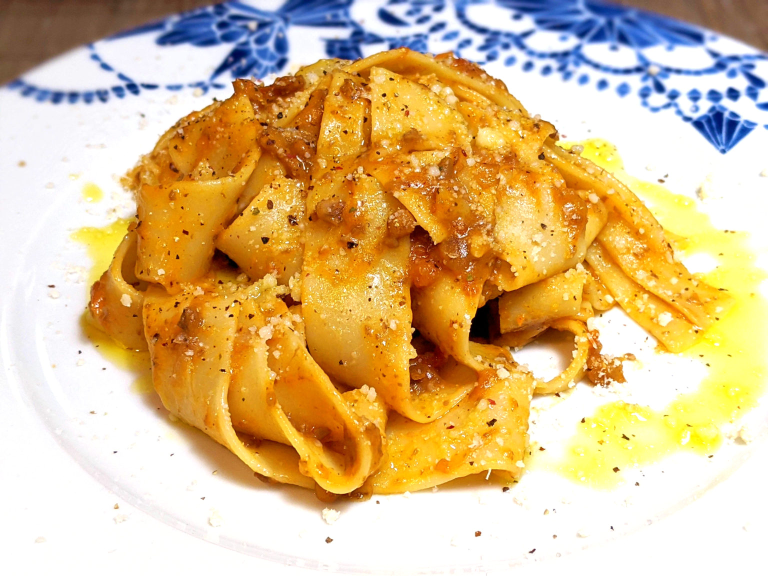 Pasta with vegan bolognese sauce ~ La ragazza col mattarello