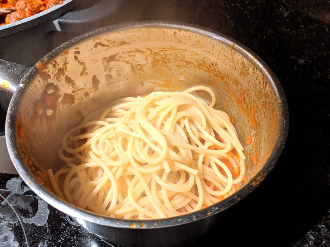 Pasta with tomato and basil (pasta al pomodoro all'italiana) ~ La ...